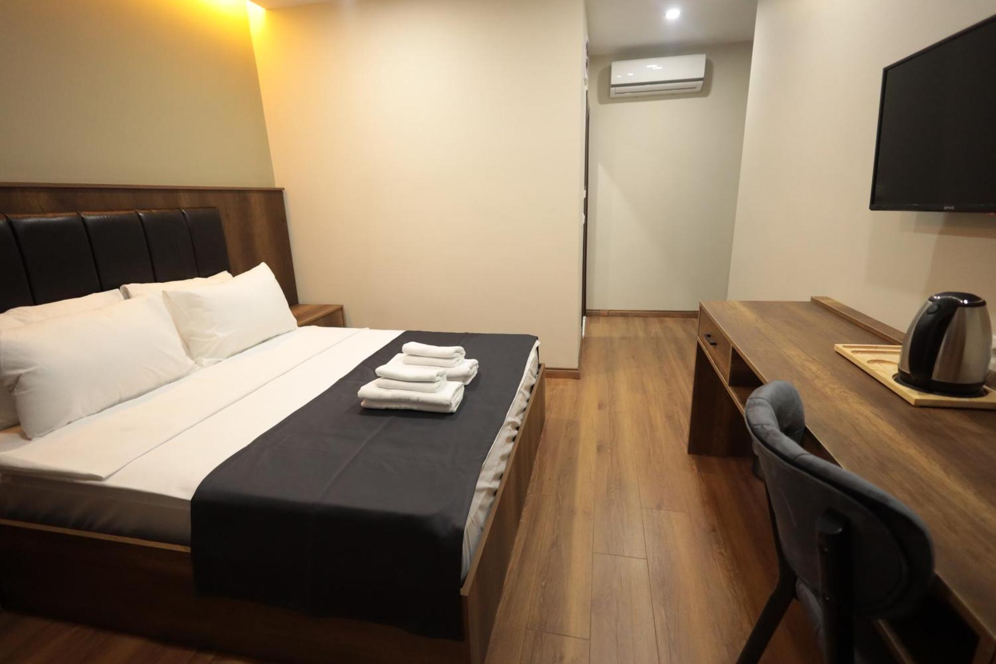 Bzn Airport Hotel Arnavutkoy Room photo